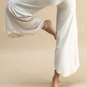 Indigo Luna Layla Flares Size S Pearl